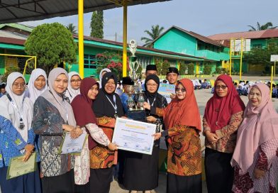 MTsN 1 Padangsidimpuan Serahkan Medali, Piagam, dan Piala Juara Umum III Martabe Science Olympiad 2025