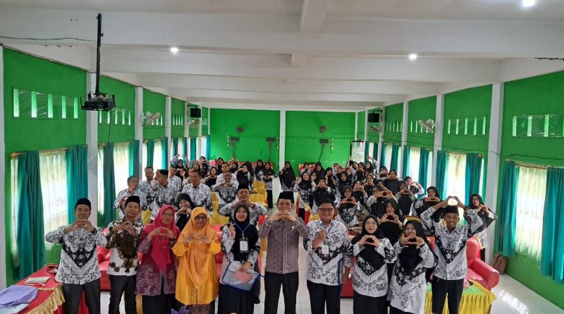 MTsN 1 Padangsidimpuan Gelar MGMP Pengenalan Pembelajaran Mendalam Dan Kurikulum Berbasis Cinta