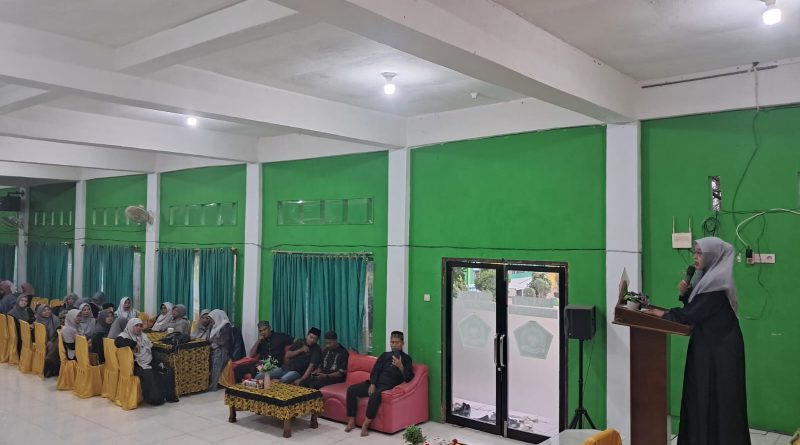 Keluarga Besar MTs N 1 Padangsidimpuan Gelar Buka Puasa Bersama Penuh Kebersamaan