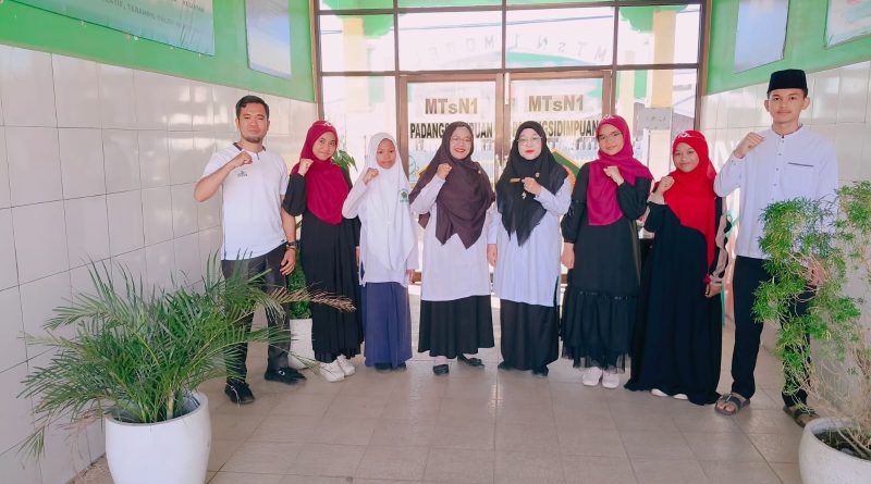 MTs N 1 Padangsidimpuan Berangkatkan Kontingen MTQ ke Tingkat Kecamatan se-Kota Padangsidimpuan