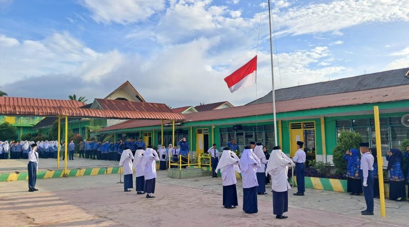 MTs N 1 Padangsidimpuan Laksanakan Upacara Peringatan Hari Kebangkitan Nasional ke-118